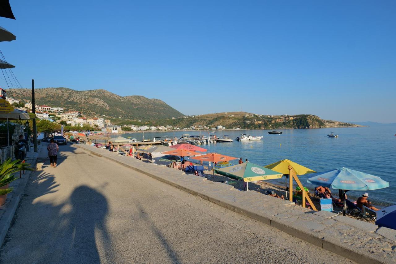Royal 1967 Bed and Breakfast Himare Exteriör bild