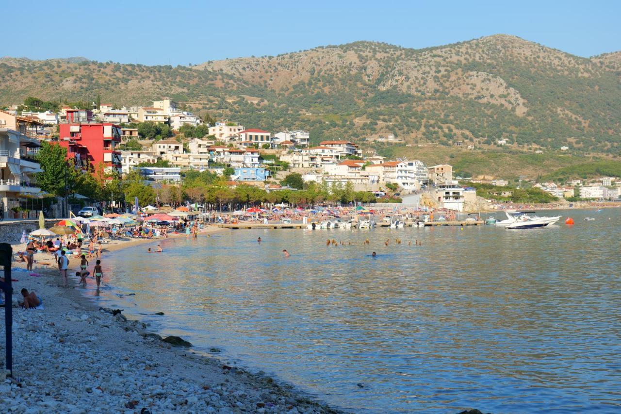 Royal 1967 Bed and Breakfast Himare Exteriör bild