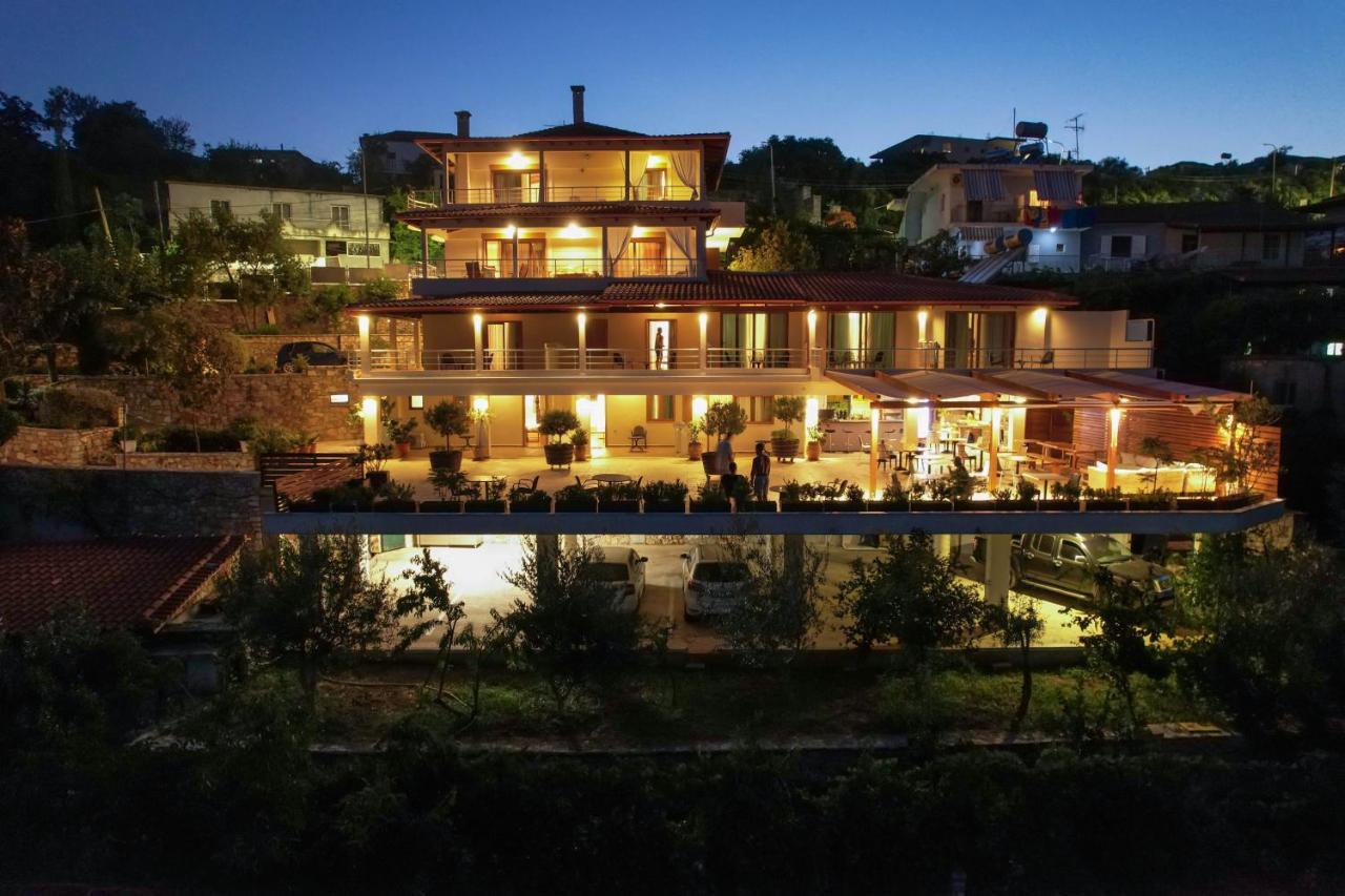 Royal 1967 Bed and Breakfast Himare Exteriör bild