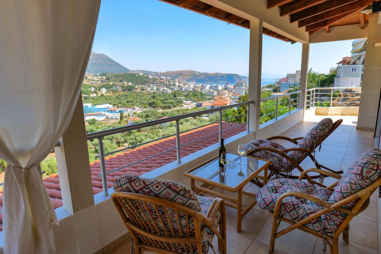 Royal 1967 Bed and Breakfast Himare Exteriör bild
