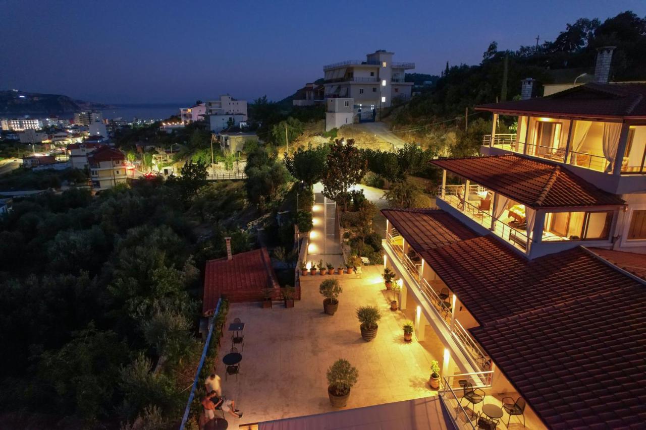 Royal 1967 Bed and Breakfast Himare Exteriör bild