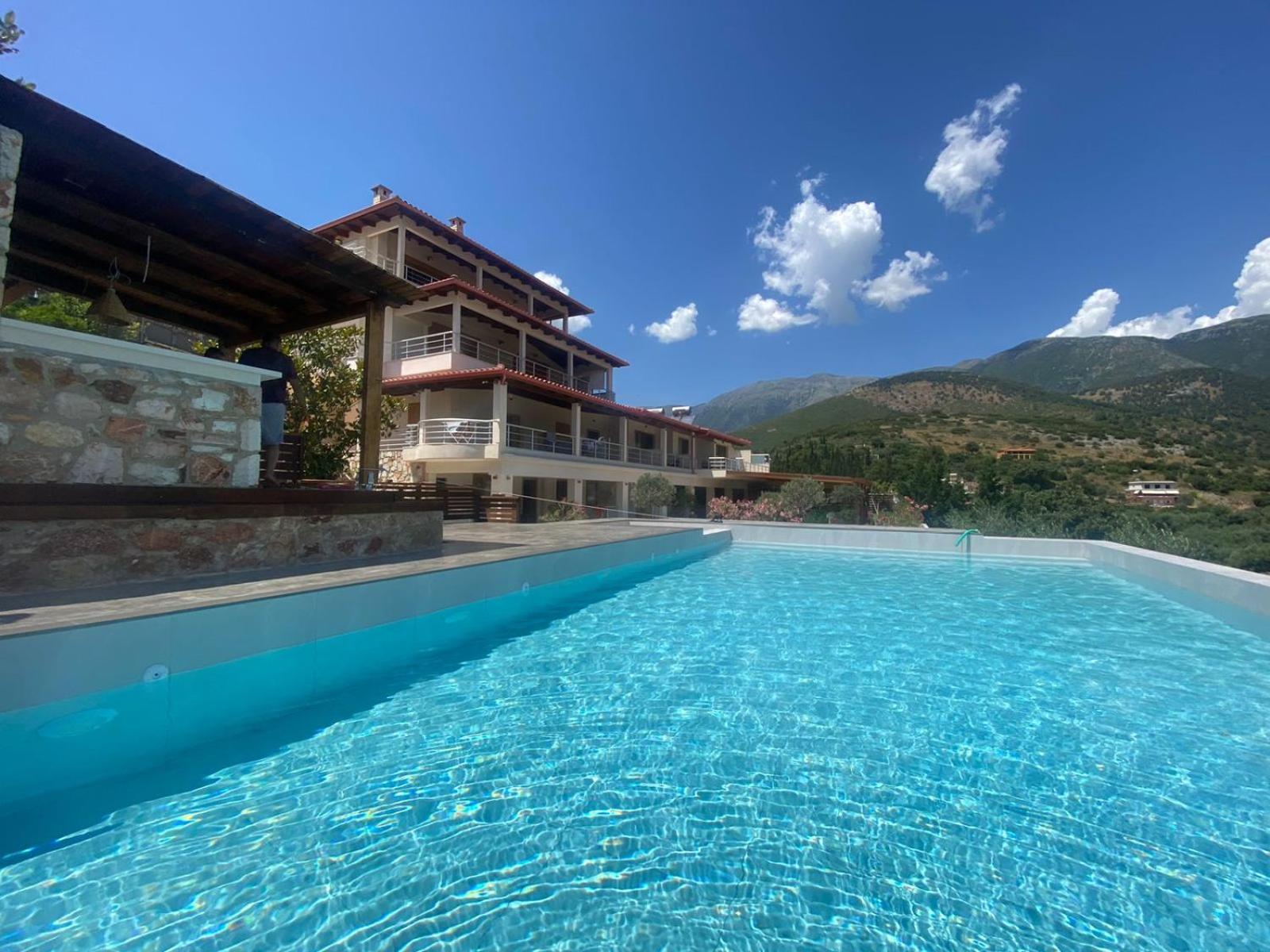 Royal 1967 Bed and Breakfast Himare Exteriör bild